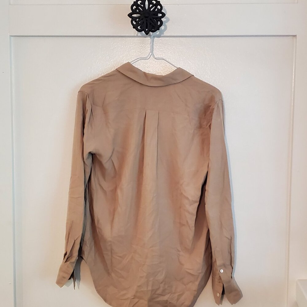 Everlane Utility Shirt in Washable Silk - Picture 3 of 5